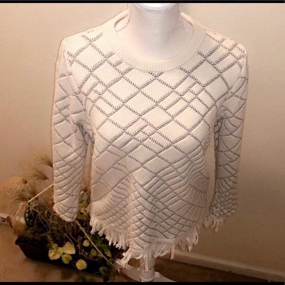 🆕IVANKA TRUMP Cream Frayed Hem Sweater - Picture 2 of 6